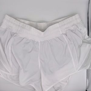 Lululemon Hotty Hot Shorts! 2.5 Inch. Size:8. Low rise band! Color: White